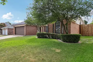 519 Kessler St, Grand Prairie, TX 75052 - Photo 3