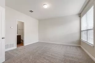2640 Venice Dr, Grand Prairie, TX 75054 - Photo 5