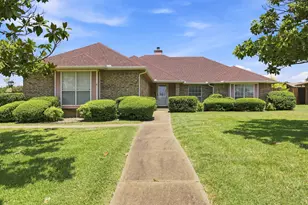 1121 The Meadows Pkwy, DeSoto, TX 75115 - Photo 1