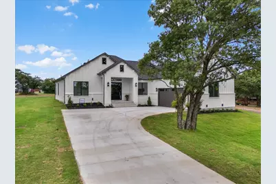 106 McClure Court, Hudson Oaks, TX 76087 - Photo 1