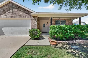 4205 Golden Sunset Ct, Fort Worth, TX 76244 - Photo 3