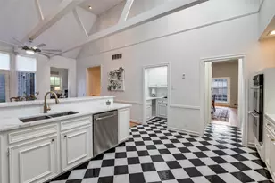 5865 Farquhar Ln, Dallas, TX 75209 - Photo 13