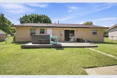 702 Phillips Drive, Ennis, TX 75119 - Photo 21