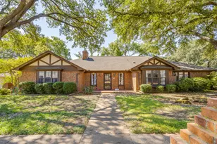 1405 Rockmoor Dr, Edgecliff Village, TX 76134 - Photo 1