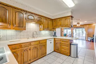 1405 Rockmoor Dr, Edgecliff Village, TX 76134 - Photo 5