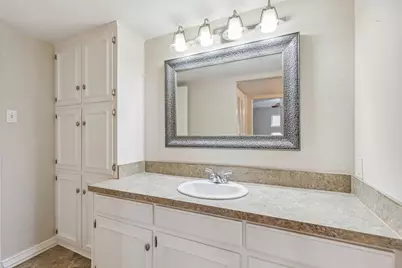 9611 Meadowhill Drive, Dallas, TX 75238 - Photo 15