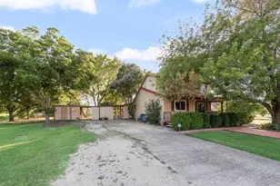 220 Crump Cir, Red Oak, TX 75154 - Photo 3