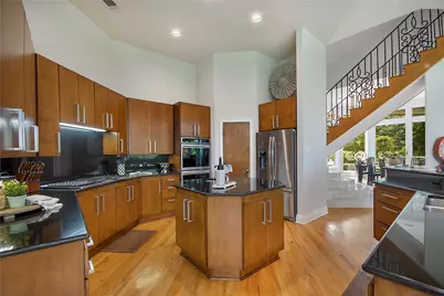 800 Shady Bend Court, Highland Village, TX 75077 - Photo 11