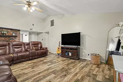 3916 Longmeadow Way, Fort Worth, TX 76133 - Photo 7