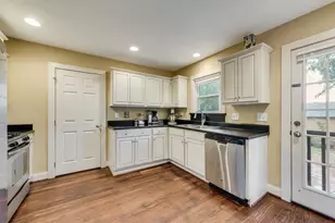 2502 Burlington Blvd, Dallas, TX 75211 - Photo 11