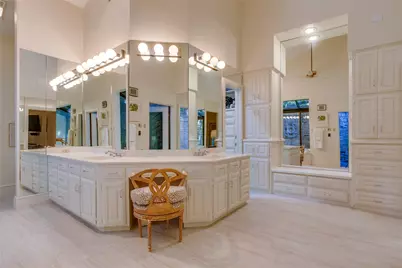 6620 Clubhouse Circle, Dallas, TX 75240 - Photo 19