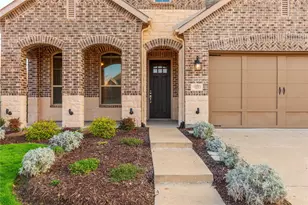 1829 Leo Dr, Van Alstyne, TX 75495 - Photo 3