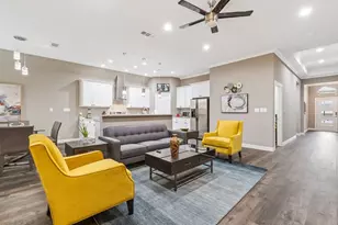 401 14th St, Grand Prairie, TX 75051 - Photo 5