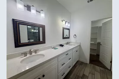401 14th Street, Grand Prairie, TX 75051 - Photo 13