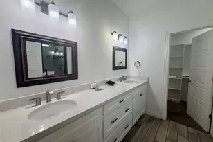401 14th St, Grand Prairie, TX 75051 - Photo 13