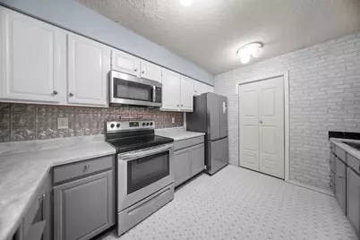 5501 Stoney Glen Drive, Mesquite, TX 75150 - Photo 3