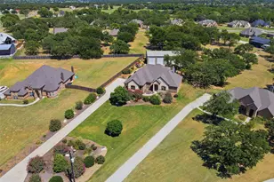 111 Flying Diamond Dr, Springtown, TX 76082 - Photo 7