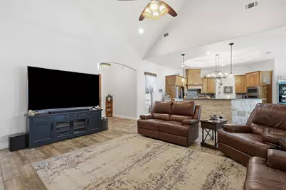 111 Flying Diamond Drive, Springtown, TX 76082 - Photo 13