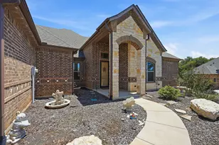 111 Flying Diamond Dr, Springtown, TX 76082 - Photo 5