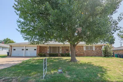 7601 Trimble Drive, Fort Worth, TX 76134 - Photo 3