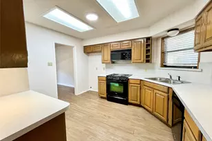6105 Paradise Dr, Arlington, TX 76001 - Photo 7