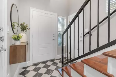 2100 N Fitzhugh Avenue #K, Dallas, TX 75204 - Photo 3