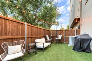 2100 N Fitzhugh Ave, Dallas, TX 75204 - Photo 19