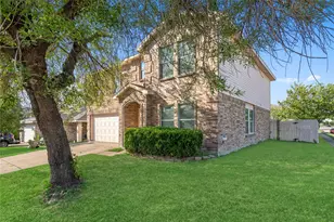 5437 New Castleton Ln, Fort Worth, TX 76135 - Photo 3