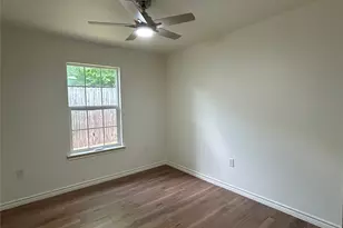 1325 E Jones St, Sherman, TX 75090 - Photo 9
