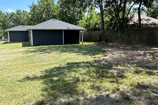 1325 E Jones St, Sherman, TX 75090 - Photo 15