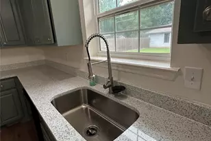 1325 E Jones St, Sherman, TX 75090 - Photo 5