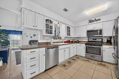 629 Newton Drive, Burleson, TX 76028 - Photo 9