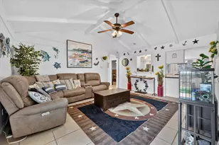 629 Newton Dr, Burleson, TX 76028 - Photo 5