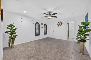 629 Newton Dr, Burleson, TX 76028 - Photo 11