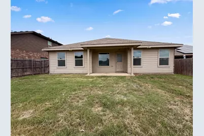 748 Wylie Street, Crowley, TX 76036 - Photo 5
