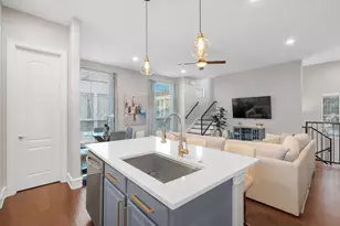 2100 N Fithugh Ave, Dallas, TX 75204 - Photo 9