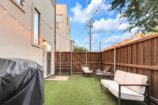 2100 N Fithugh Ave, Dallas, TX 75204 - Photo 19