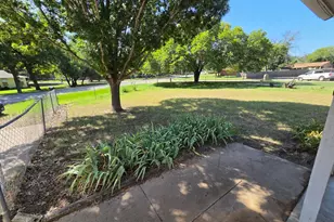 329 Walnut Ave, Azle, TX 76020 - Photo 5