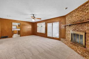 1611 Phyllis Ct, Irving, TX 75060 - Photo 7