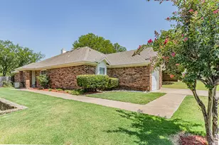 9269 & 9271 Meandering Dr, North Richland Hills, TX 76182 - Photo 1