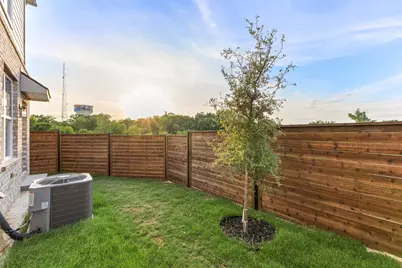 829 Premier Parkway, Grand Prairie, TX 75051 - Photo 23