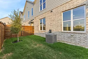 829 Premier Pkwy, Grand Prairie, TX 75051 - Photo 21