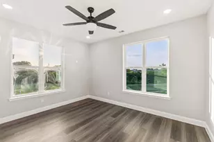 829 Premier Pkwy, Grand Prairie, TX 75051 - Photo 13
