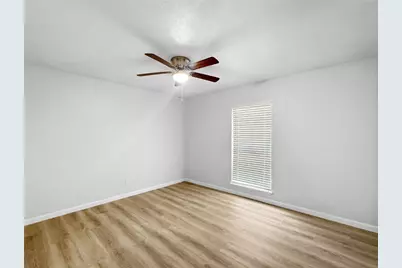 334 E Crossland Boulevard, Grand Prairie, TX 75052 - Photo 19