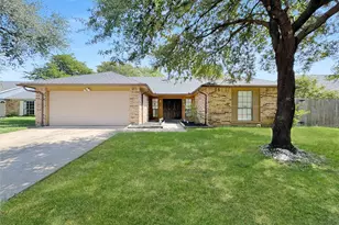 334 E Crossland Blvd, Grand Prairie, TX 75052 - Photo 1