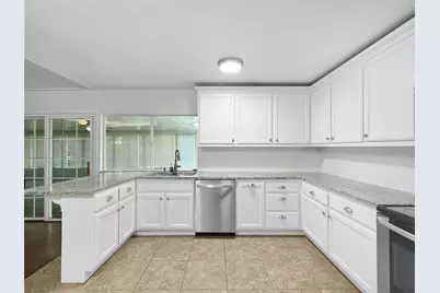 334 E Crossland Boulevard, Grand Prairie, TX 75052 - Photo 9