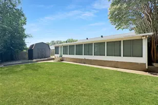 334 E Crossland Blvd, Grand Prairie, TX 75052 - Photo 21