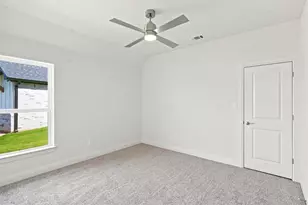 104 Hazlewood Ct, Granbury, TX 76049 - Photo 23
