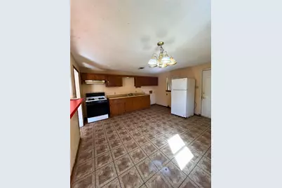 916 Poindexter Avenue, Cleburne, TX 76033 - Photo 7