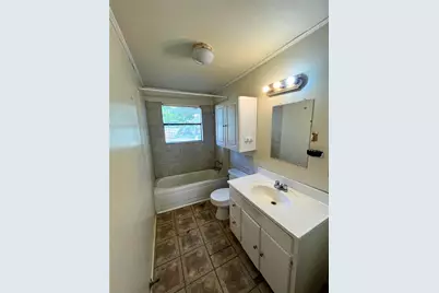 916 Poindexter Avenue, Cleburne, TX 76033 - Photo 9